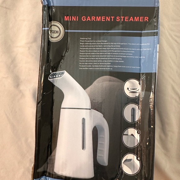 Mini garment steamer - Picture 1 of 5